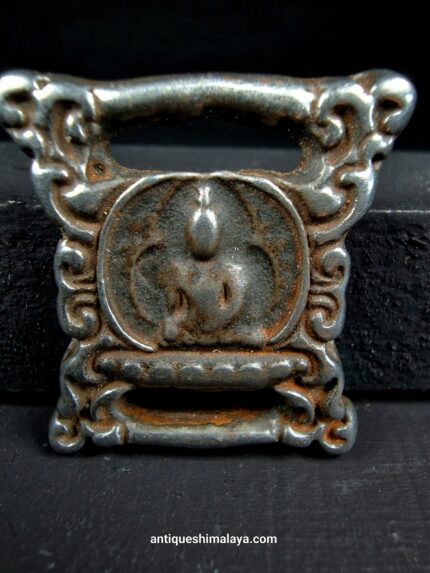 antique tibetan thogchag amulet top view