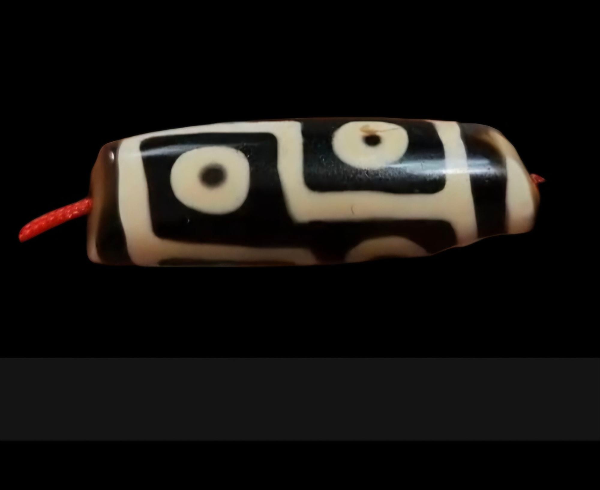 Tibetan Dzi Beads close view