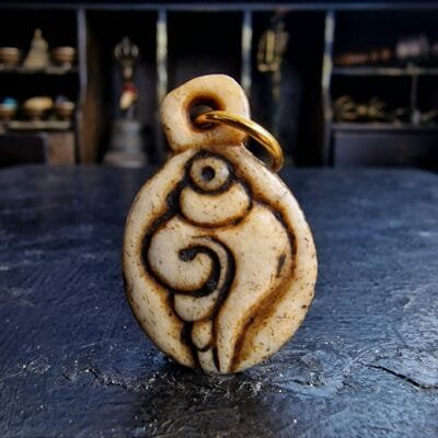 tibetan amulet antique