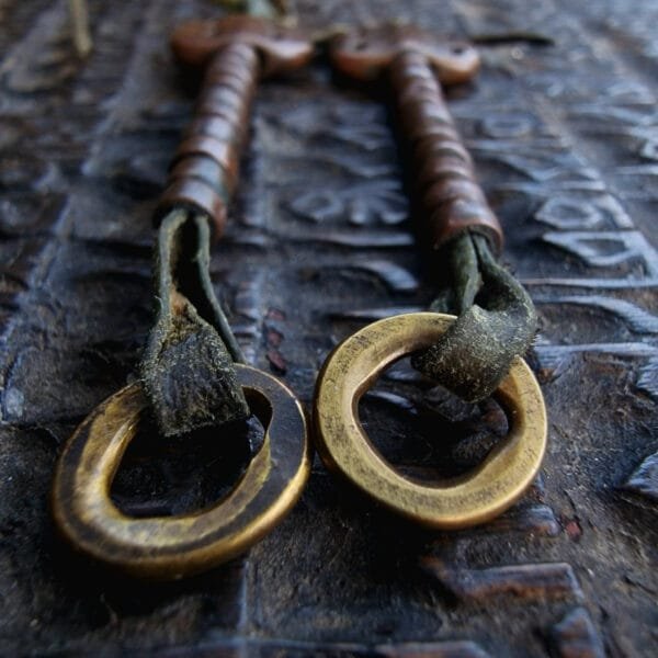 Tibetan Buddhist vajra counter amulet view